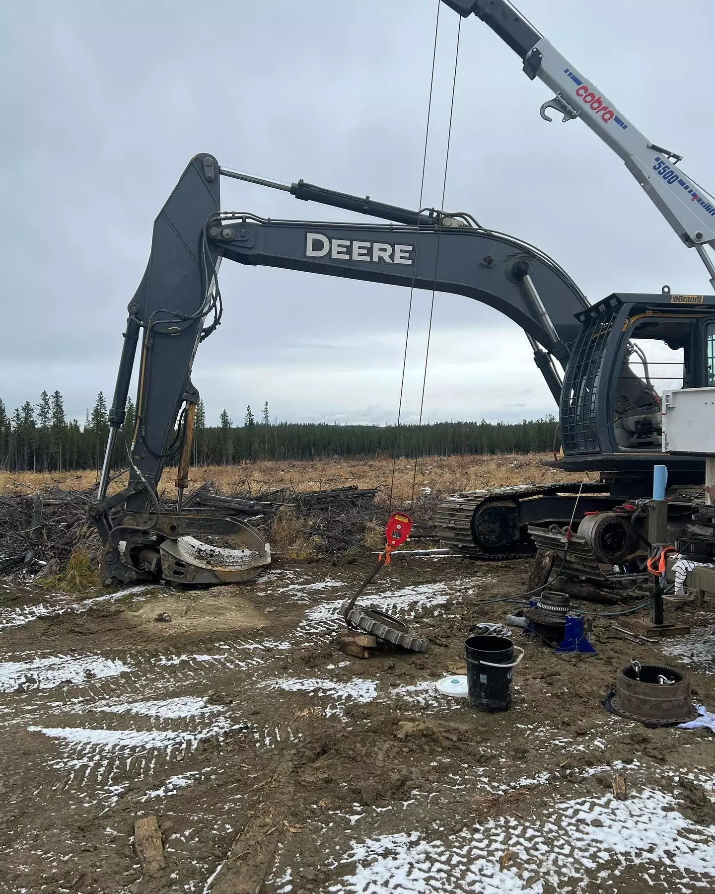 Excavator final drive dual cone seal replacement